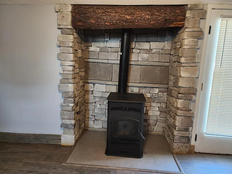 Pellet burning fireplace