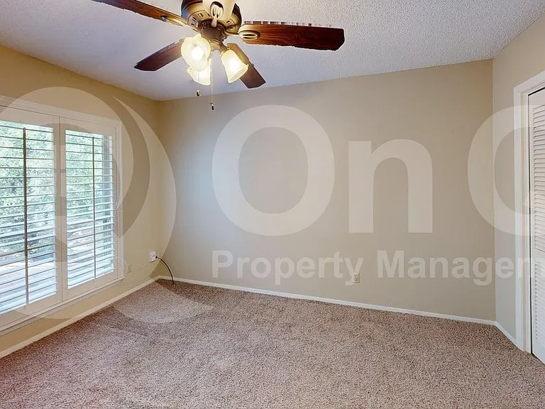 5809 Chimney Wood Cir — Photo 5
