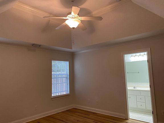 Master Bedroom (down)