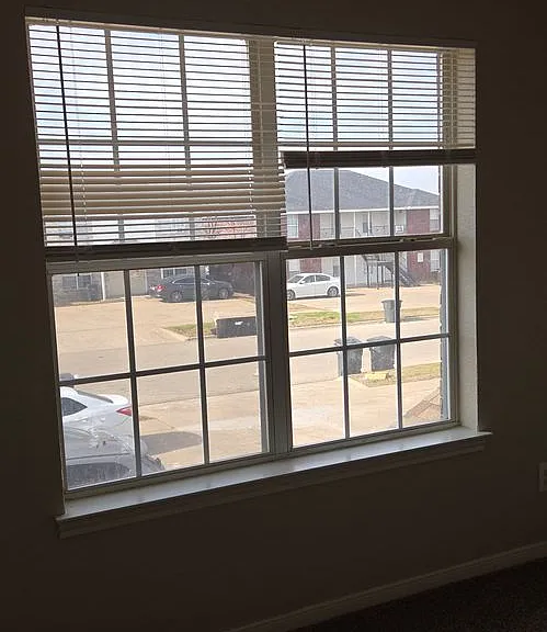 3204 Hereford Ln — Photo 12