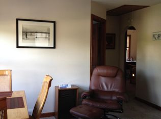 2207 Valley St APT 3, Cross Plains, WI 53528