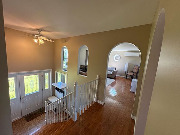 4th image of 22 Maclauchlan Dr