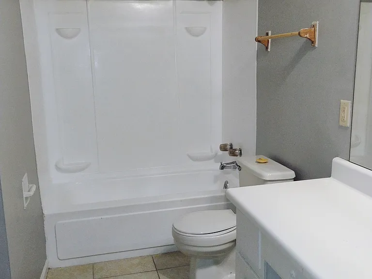 1622 Cedar Lake Dr — Photo 8