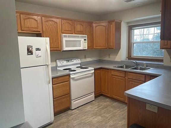 2nd image of 14 Pluim Dr APT 40