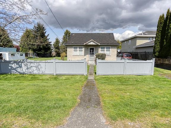 3rd image of 5211 Maple Rd