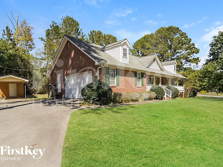 420 Castlewood Rd — Photo 2