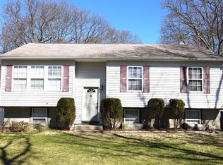 9 Gaynor Rd, Centereach, NY 11720