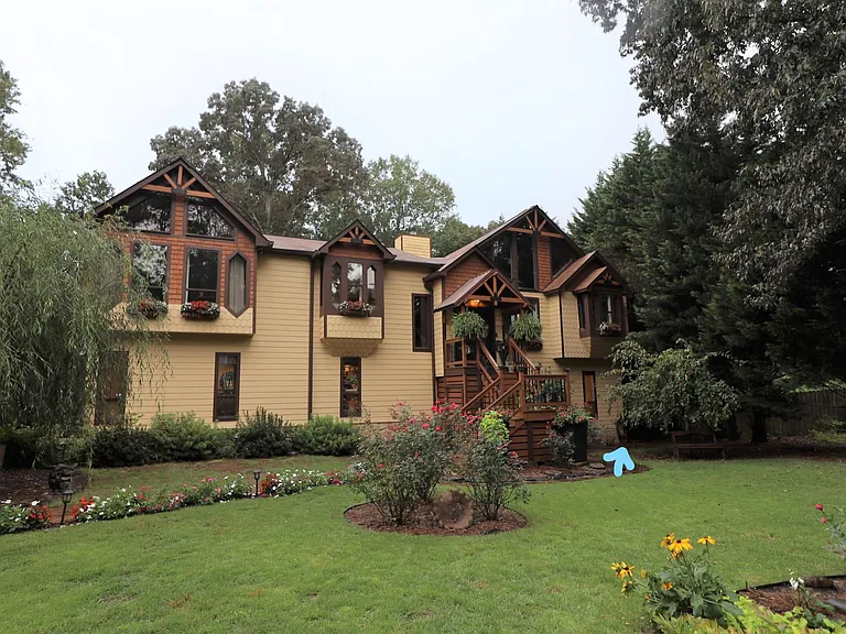 4792 Woodspring Dr NE — Photo 1