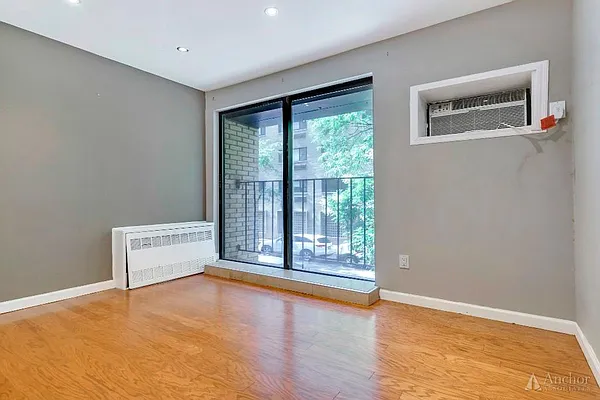 Rented by Anchor Associates | media 17