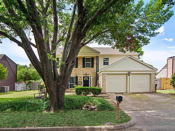 2nd image of 3932 Wrenwood Dr