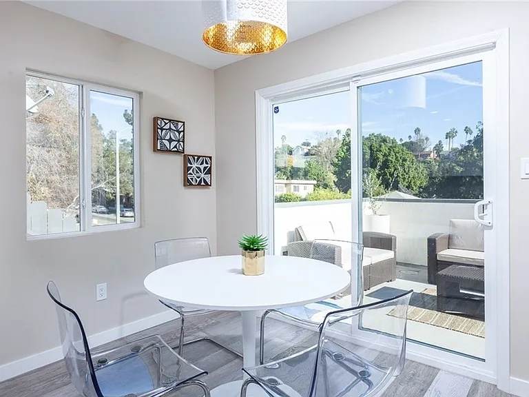 1307 Silver Lake Blvd — Photo 6
