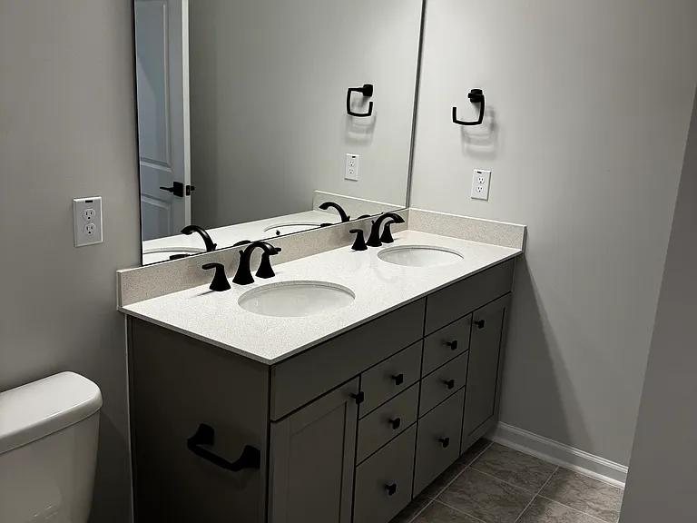130 Highpointe Dr — Photo 24