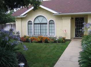 689 N Stanford Ave, Clovis, CA 93611