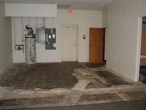4th image of 1512 N Mitchell St