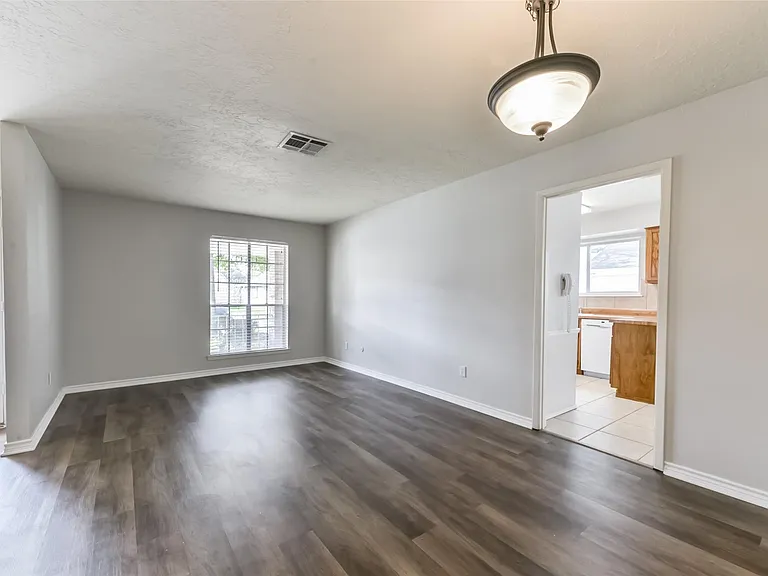 16606 Burlcreek — Photo 7