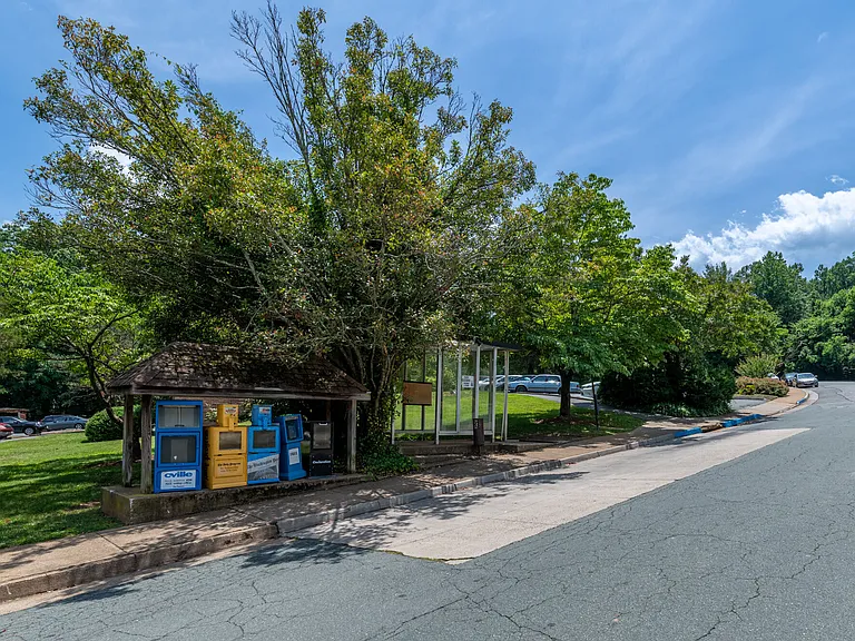 University Heights — Photo 14