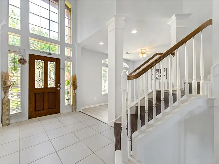 5911 Canyon Brook Ct — Photo 7