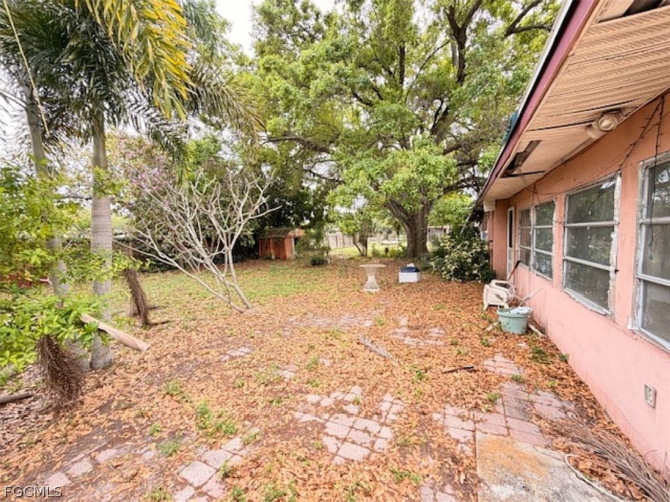 2nd image of 986 Tropical Palm Ave