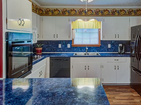 4th image of 5 Beverly Hills Cir