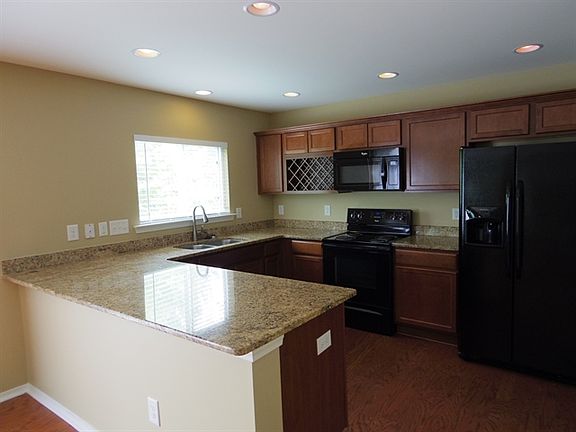 5th image of 905 Sweet Gale Dr
