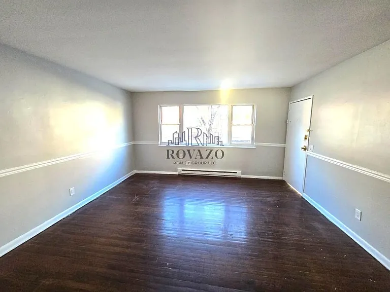 404-405 Stuyvesant Ave #4 — Photo 3