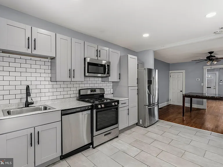 1516 N Luzerne Ave — Photo 13
