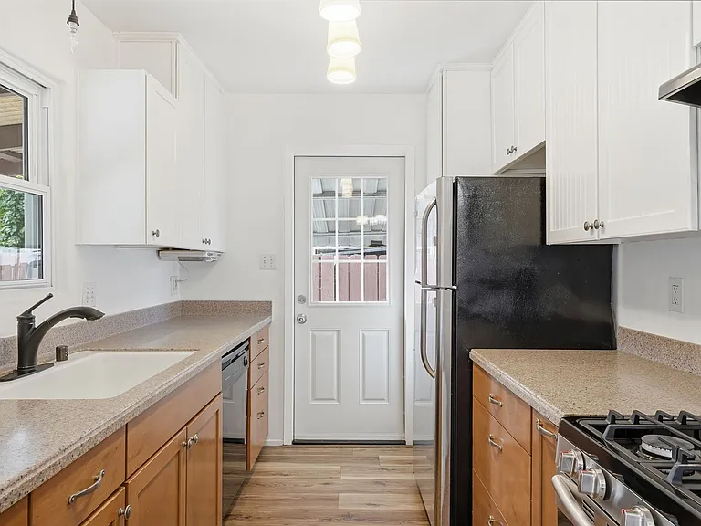 1209 Evilo St — Photo 5
