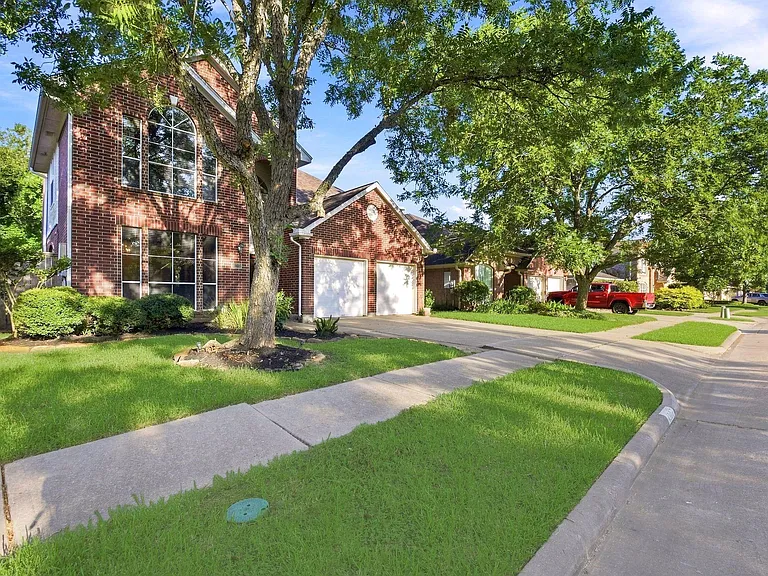4307 Lakeshore Forest Dr — Photo 6