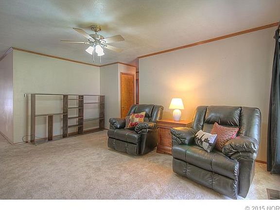 4th image of 777 N Moccasin Pl