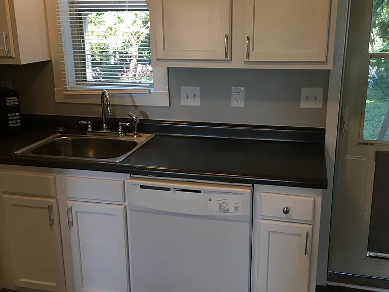 1219 E 36th Ct — Photo 12