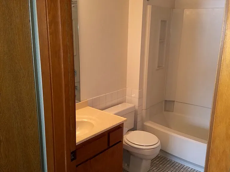 Round Lake Estates — Photo 3