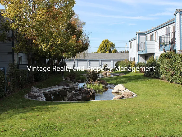 445 Almond Dr #129 — Photo 16