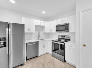 4770 NW 21st St APT 204, Lauderhill, FL 33313