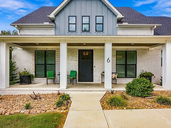 2nd image of 6 Emerald Ln