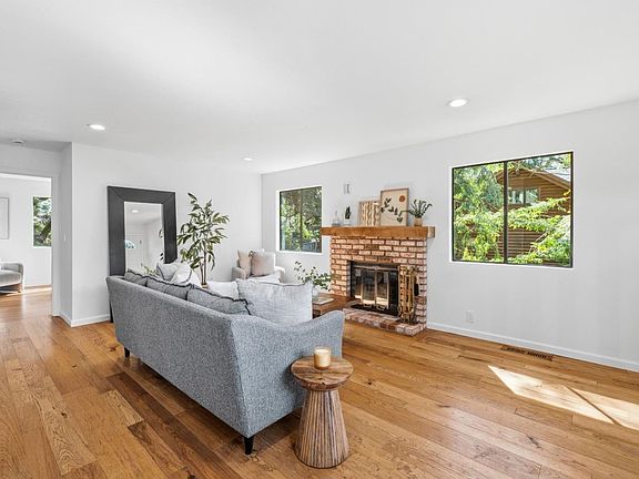 3rd image of 641 Marion Ave