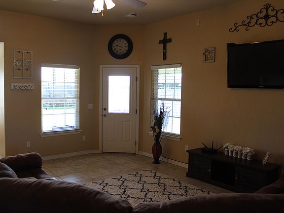 4th image of 1307 Pheasant Run Ave