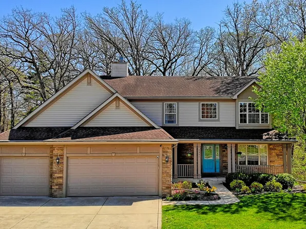 7341 Fenway Ln, Schererville, IN 46375