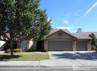 2302 E Revere Rd, Fresno, CA 93720