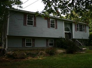 183 Carpenter Rd, Scituate, RI 02831