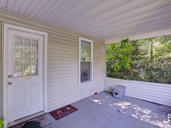 2nd image of 1446 Memorial Ave