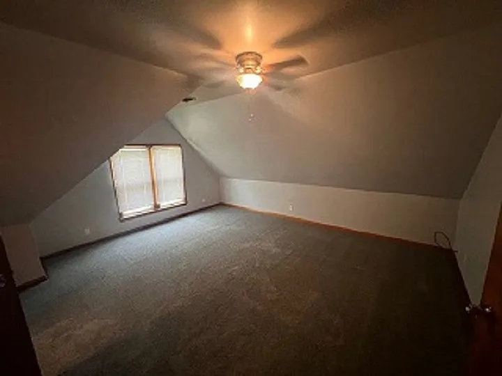 202 University Ave #1/2 — Photo 4