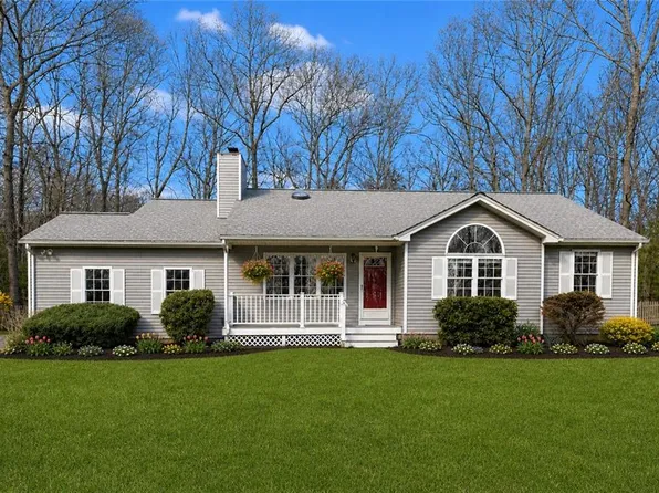46 Stubble Brook Rd, West Greenwich, RI 02817