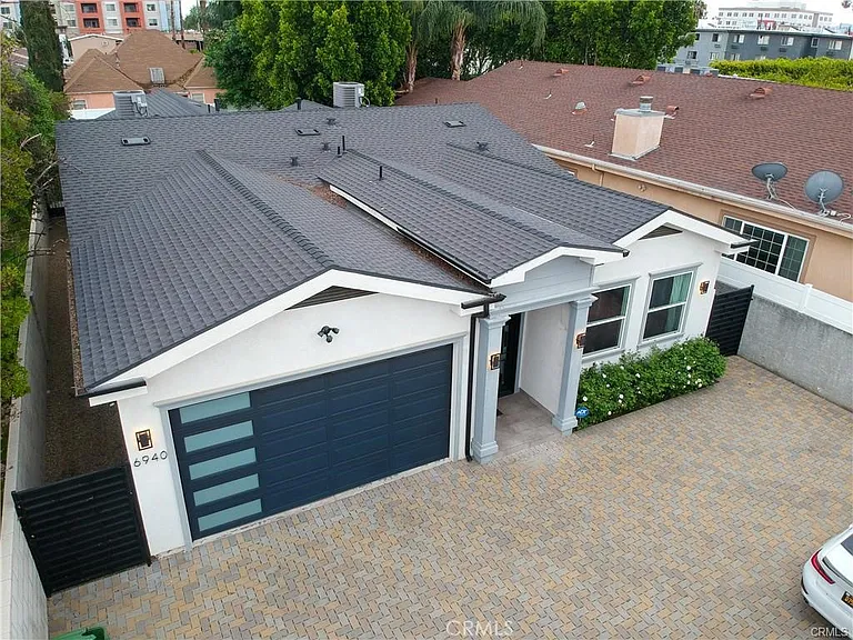 6940 Peach Ave — Photo 2