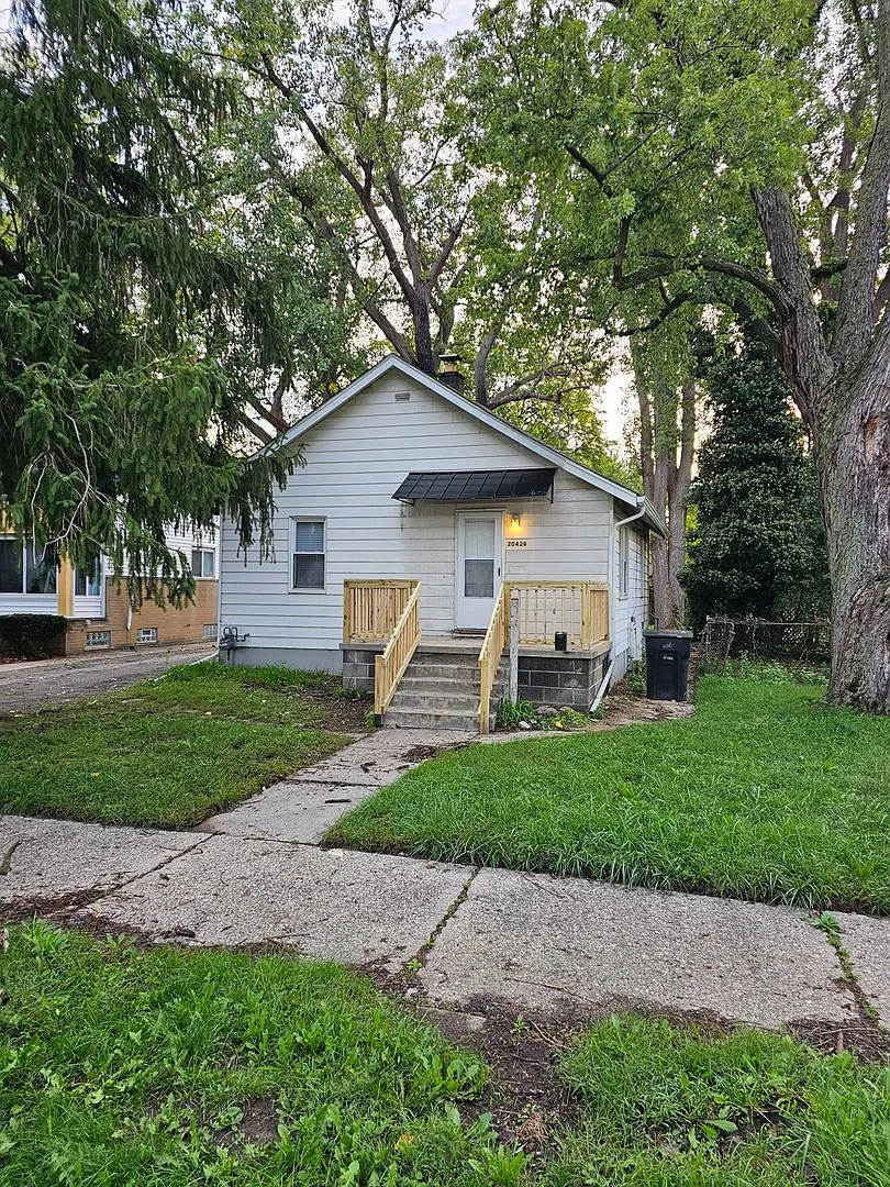 20426 Salem St- 3 Beds & 1 Bath For Rent! — Photo 1
