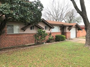 949 Dee Ln, Bedford, TX 76022