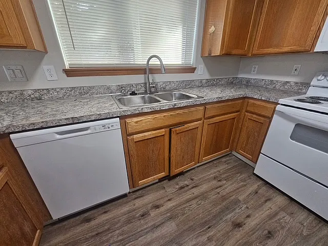 3 bed, 1178 sqft, $2,250 — Photo 4