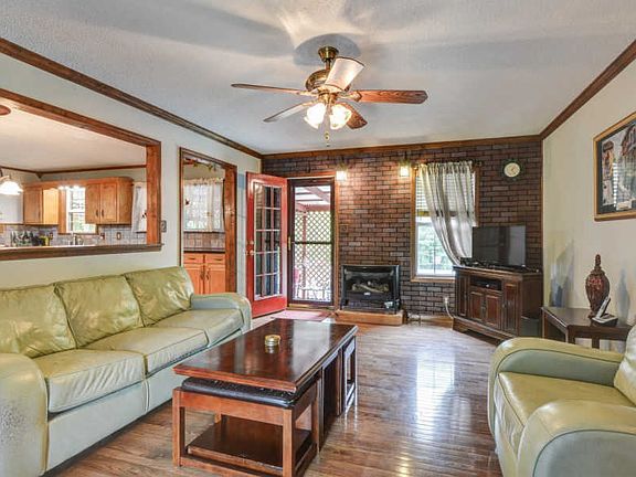 4th image of 1670 Sparkleberry Dr