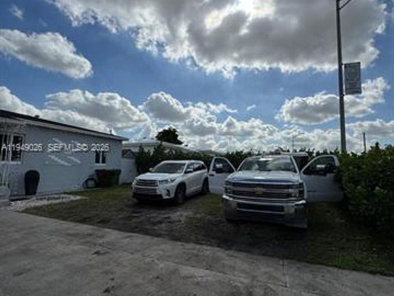 4th image of 3551 Palm Ave #0