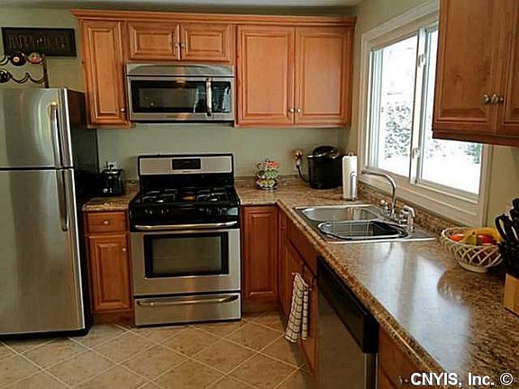 3rd image of 215 Hancock Dr