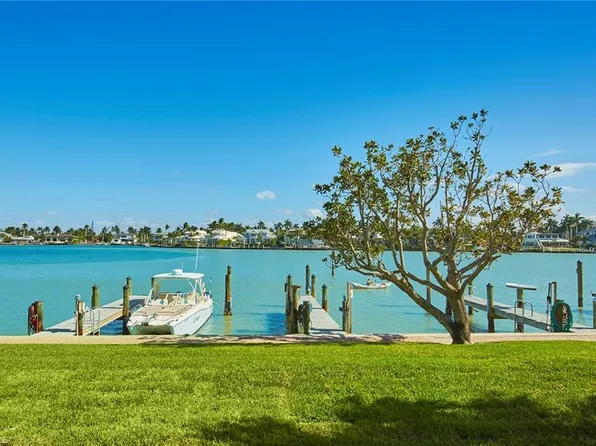 2600 Gulf Shore BLVD N #15, NAPLES, FL 34103